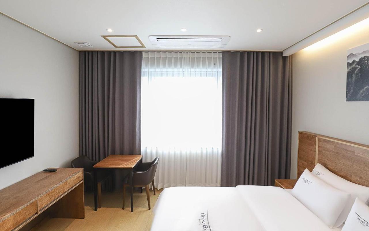 Hotel Grand Bay Boryeong Bagian luar foto