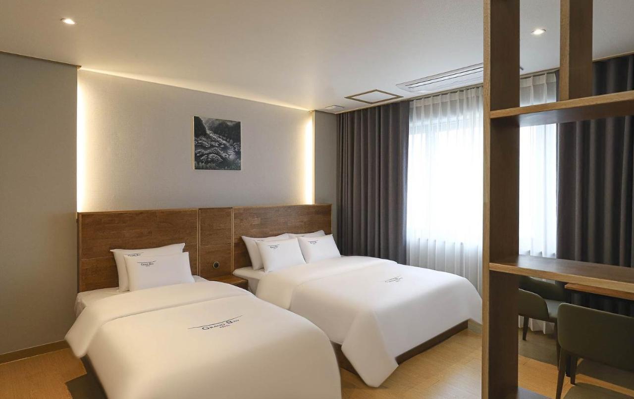 Hotel Grand Bay Boryeong Bagian luar foto