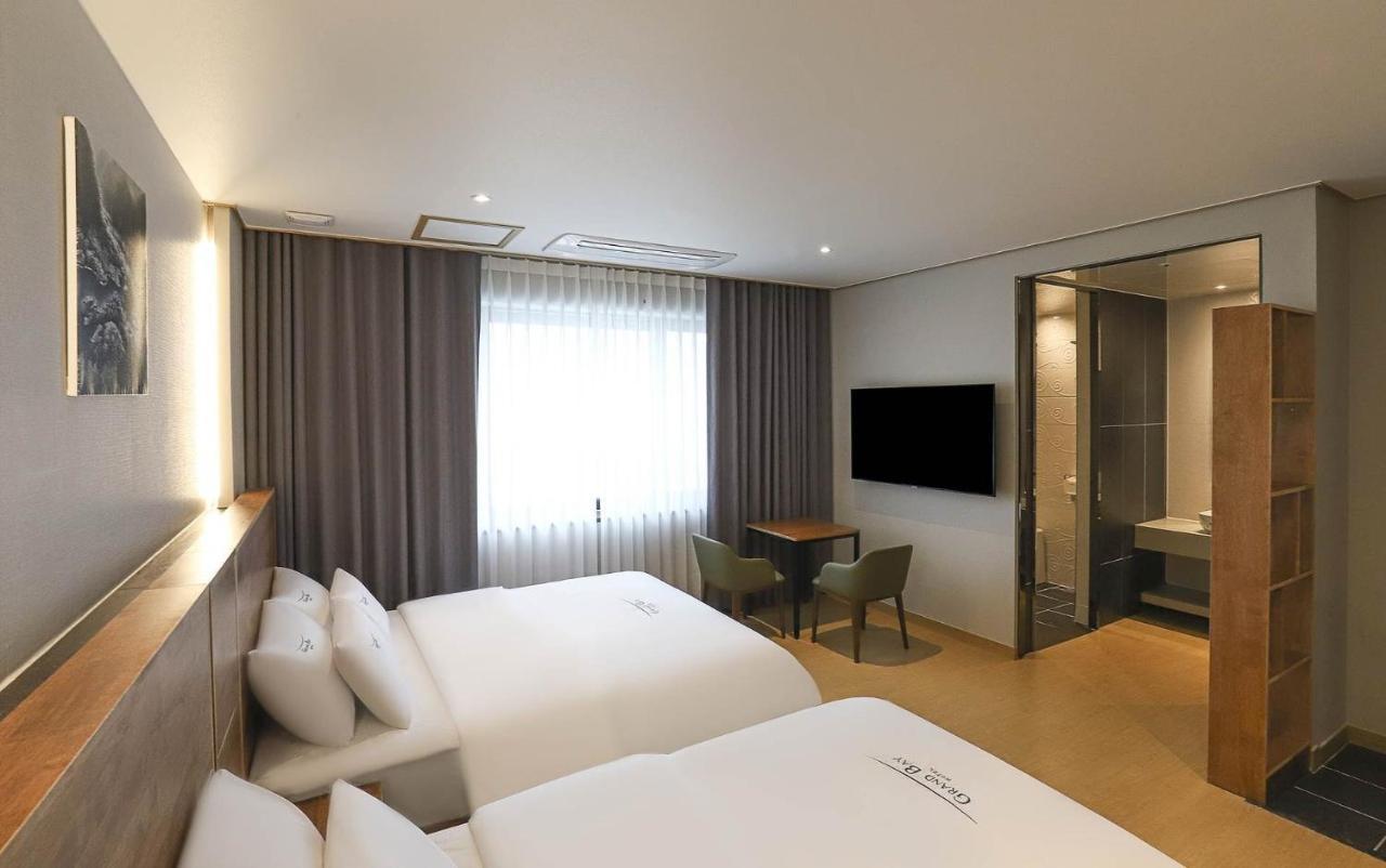 Hotel Grand Bay Boryeong Bagian luar foto